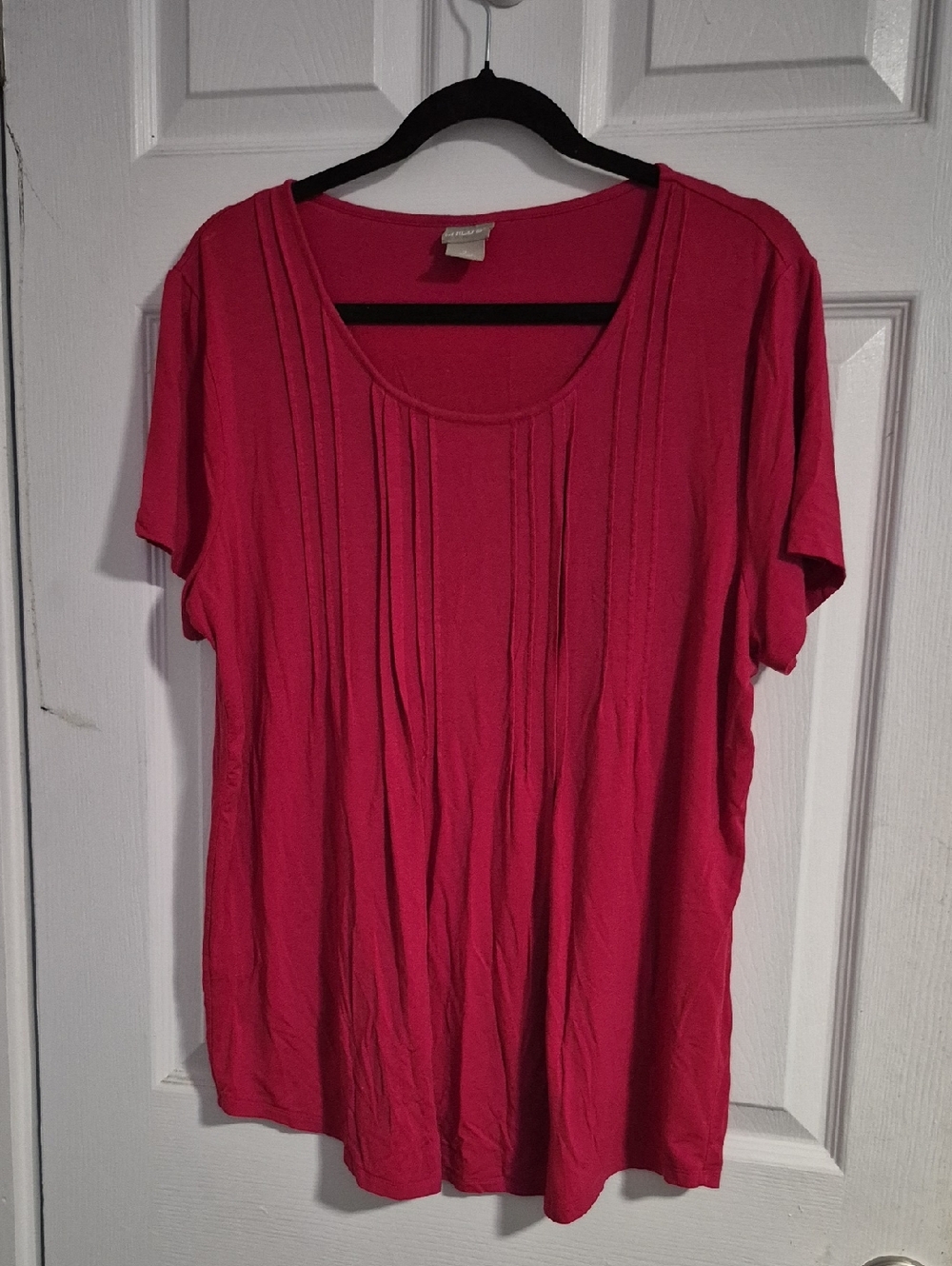 Women’s Scoop Neck Pintuck Top - Red